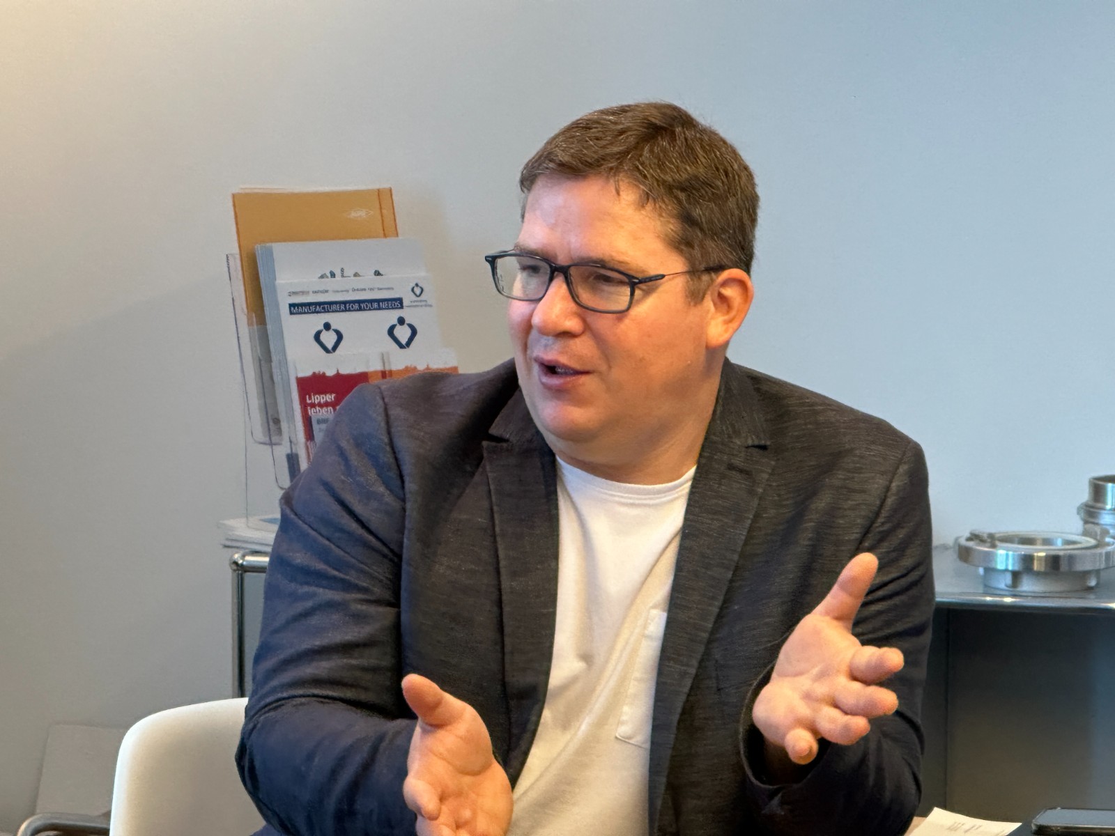 外國(guó)人.jpg 外國(guó)人.jpg